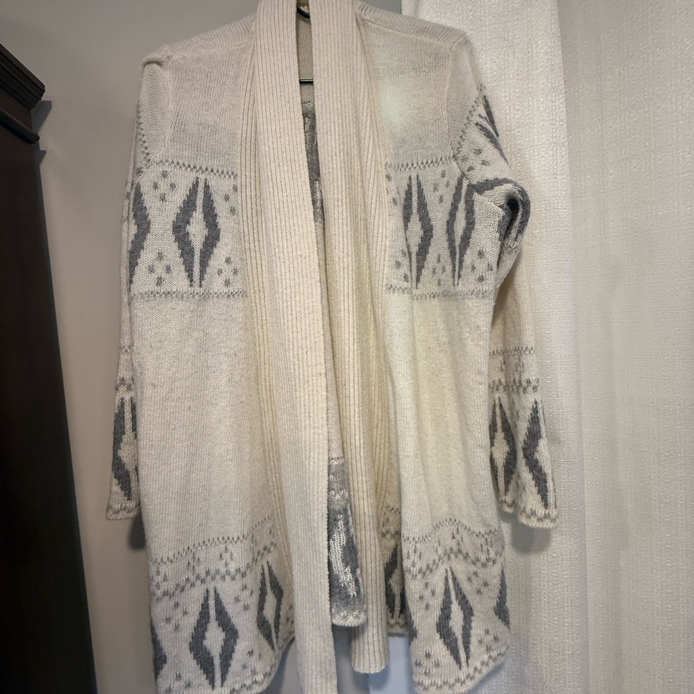 Ruff Hewn Cream and Gray Patterned Cardigan